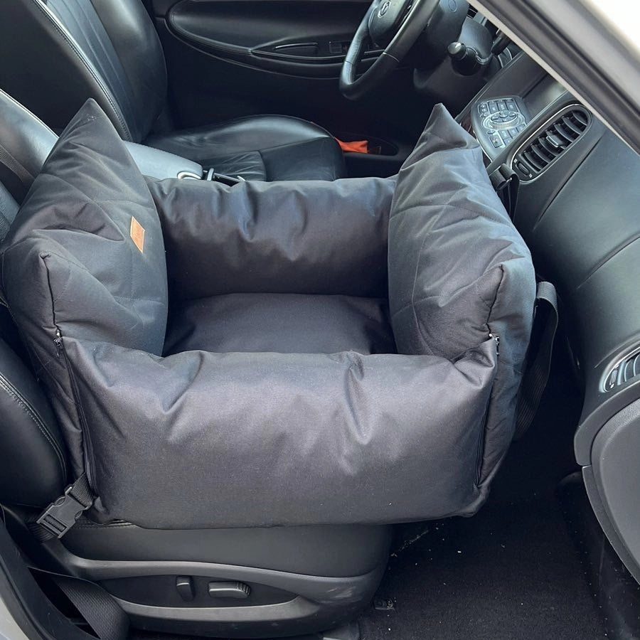 Автокрісло для собак чорне